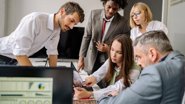 Understanding PEO Services What They Are and How They Work for Construction