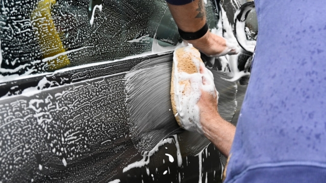 The Benefits of Mobile Car Wash Services