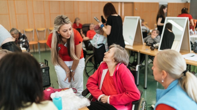 Common Issues with Pool Skimmers and Their Symptoms