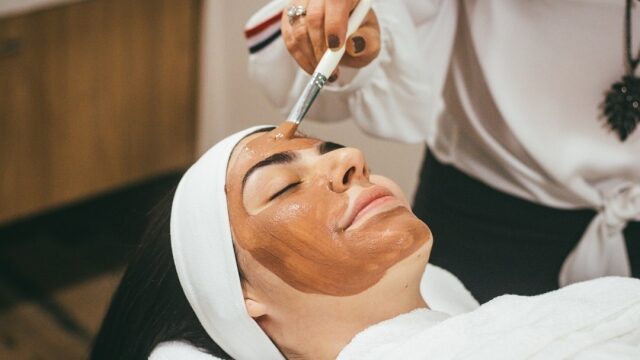 Was ist Microneedling und wie funktioniert es Hautpflege letzten